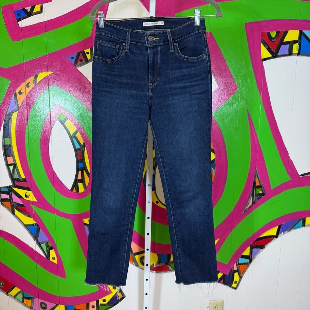 Levi's 724 High Rise Skinny Classic Blue Jeans with Gold Stitching. Size 26.